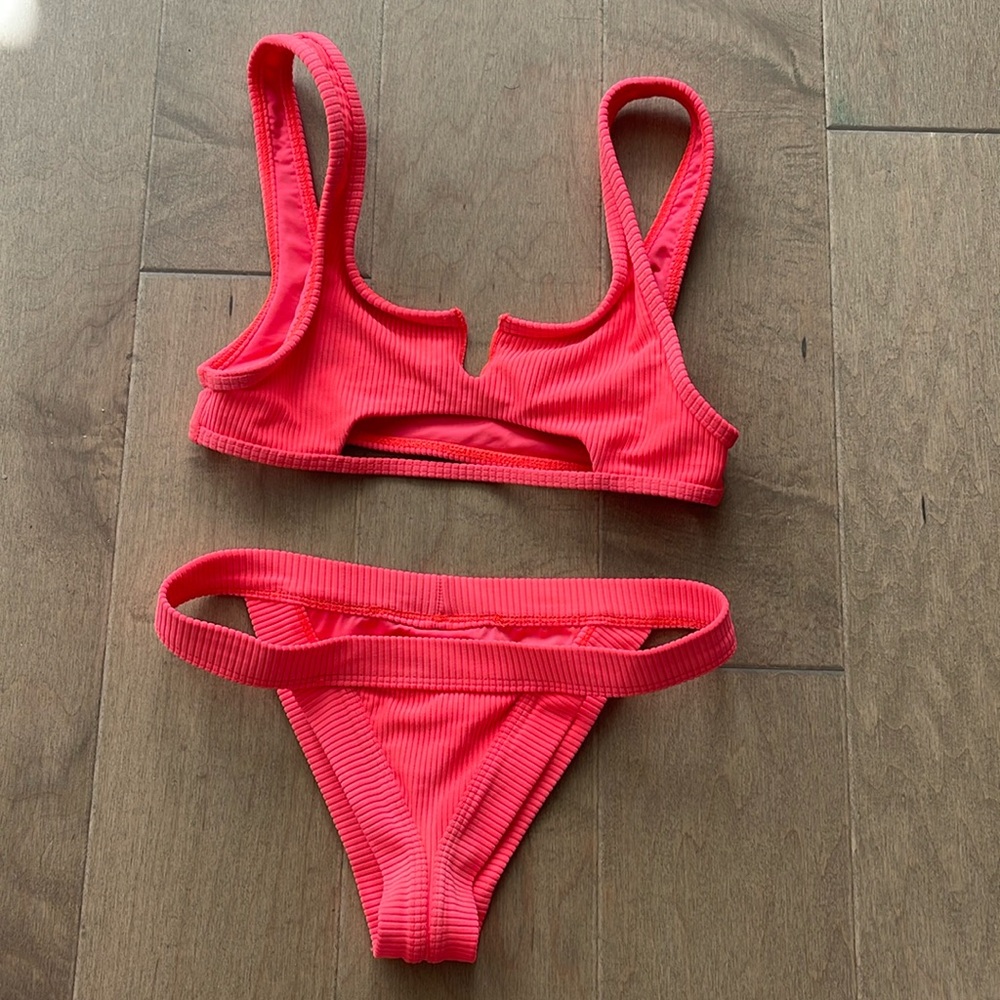 Worn once Frankie's Bikinis Cole Ribbed Scoop Bikini Top & Bottom. Size small.